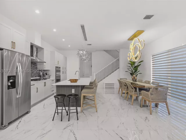 3-bedroom home for rent in Doral - 4374 NW 81st Ave - MondialRealty