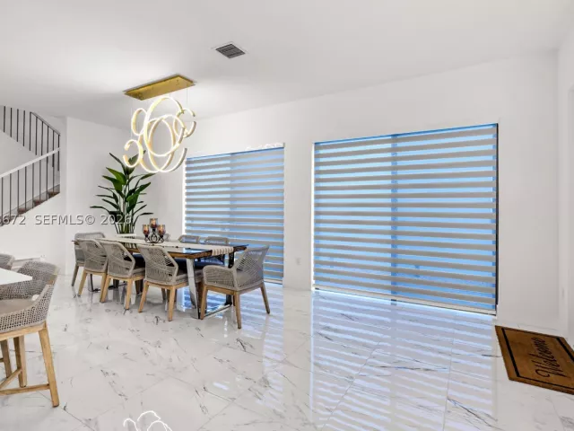 3-bedroom home for rent in Doral - 4374 NW 81st Ave - MondialRealty