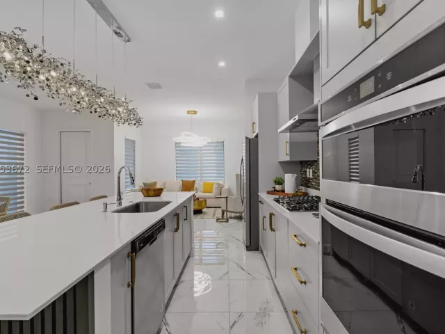 3-bedroom home for rent in Doral - 4374 NW 81st Ave - MondialRealty