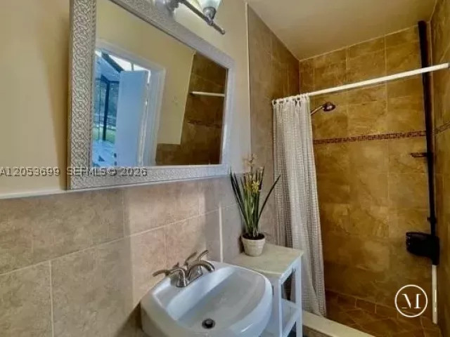3-bedroom home for rent in Cooper City - 9240 SW 56th St 0 - MondialRealty