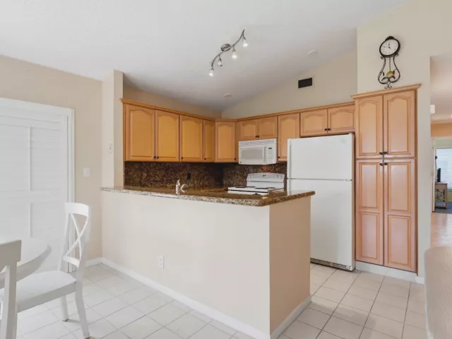 4-bedroom home for sale in Boca Raton - 20986 Rustlewood Avenue - MondialRealty