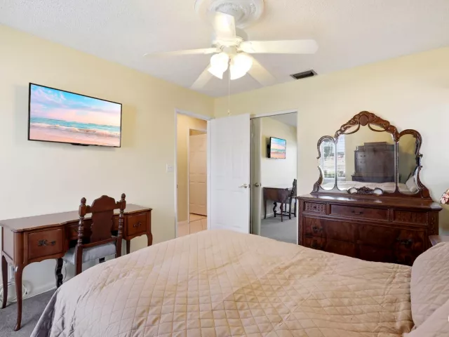 4-bedroom home for sale in Boca Raton - 20986 Rustlewood Avenue - MondialRealty