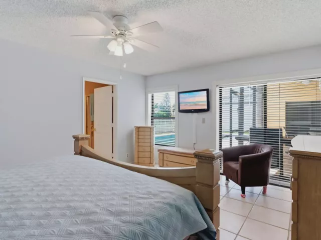 4-bedroom home for sale in Boca Raton - 20986 Rustlewood Avenue - MondialRealty