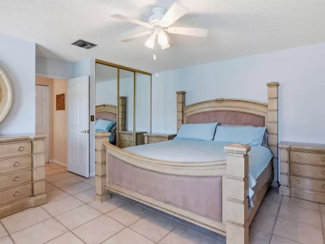 4-bedroom home for sale in Boca Raton - 20986 Rustlewood Avenue - MondialRealty