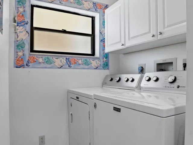 4-bedroom home for sale in Boca Raton - 20986 Rustlewood Avenue - MondialRealty