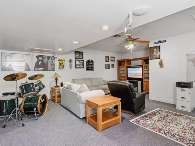 4-bedroom home for sale in Boca Raton - 20986 Rustlewood Avenue - MondialRealty