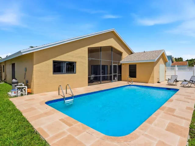 4-bedroom home for sale in Boca Raton - 20986 Rustlewood Avenue - MondialRealty