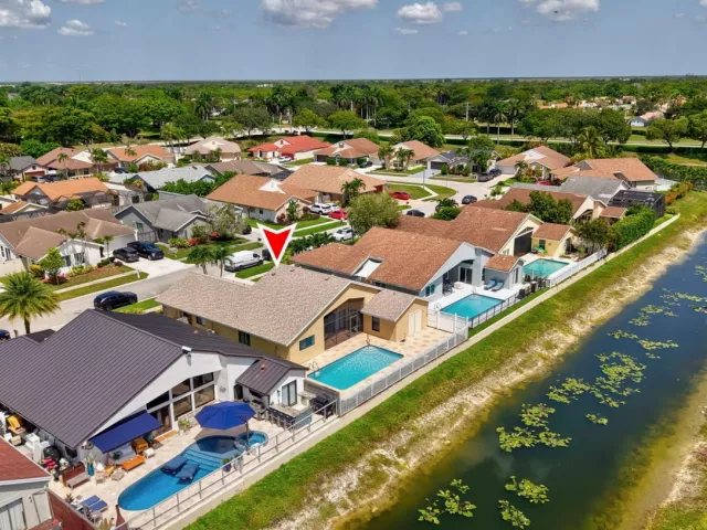 4-bedroom home for sale in Boca Raton - 20986 Rustlewood Avenue - MondialRealty