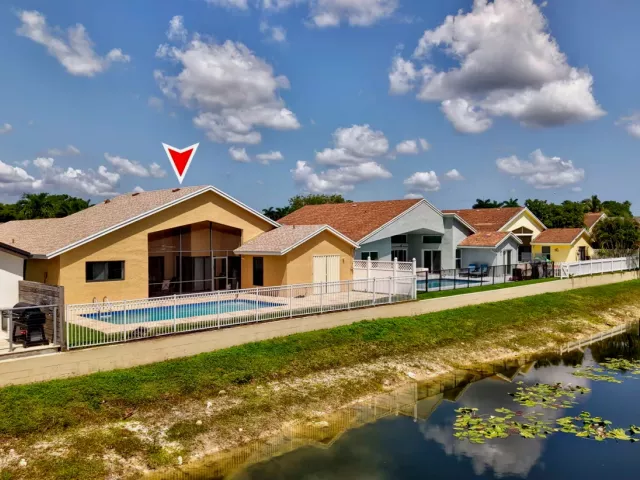 4-bedroom home for sale in Boca Raton - 20986 Rustlewood Avenue - MondialRealty