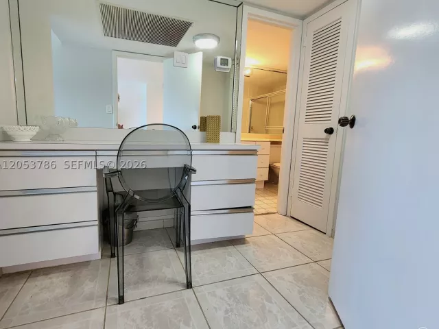 2-bedroom condo for sale in Hallandale Beach - 2030 S Ocean Dr 810 - MondialRealty