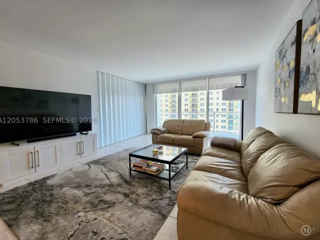 2-bedroom condo for sale in Hallandale Beach - 2030 S Ocean Dr 810 - MondialRealty