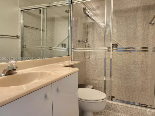 2-bedroom condo for sale in Hallandale Beach - 2030 S Ocean Dr 810 - MondialRealty