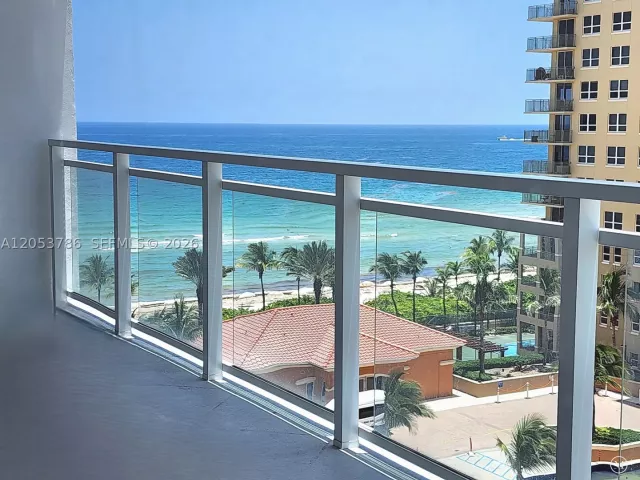 2-bedroom condo for sale in Hallandale Beach - 2030 S Ocean Dr 810 - MondialRealty
