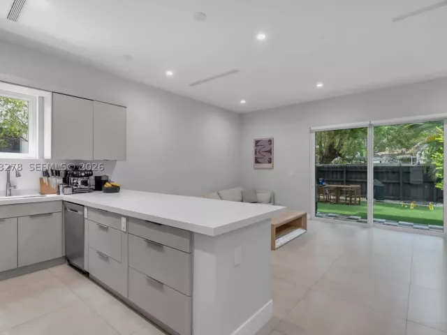 3-bedroom home for sale in Miami - 3769 SW 27th Ln 3769 - MondialRealty