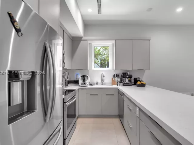 3-bedroom home for sale in Miami - 3769 SW 27th Ln 3769 - MondialRealty