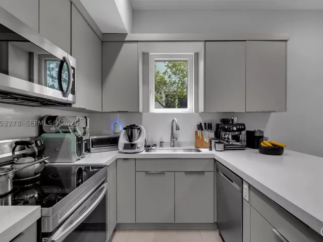 3-bedroom home for sale in Miami - 3769 SW 27th Ln 3769 - MondialRealty