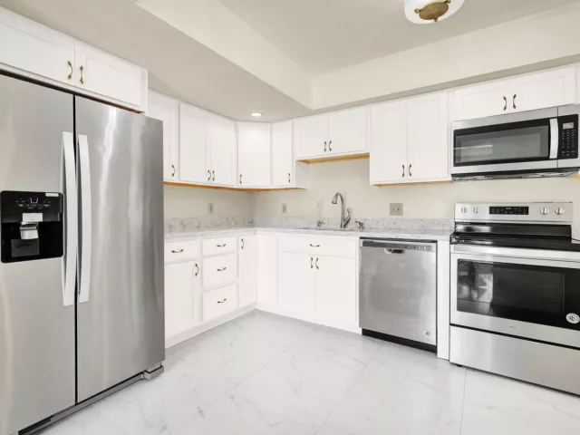 3-bedroom home for sale in Boca Raton - 22229 SW 65TH Terrace - MondialRealty