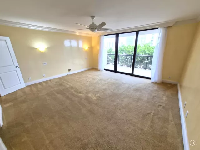 3-bedroom condo for sale in Aventura - 19667 Turnberry Way 4J - MondialRealty