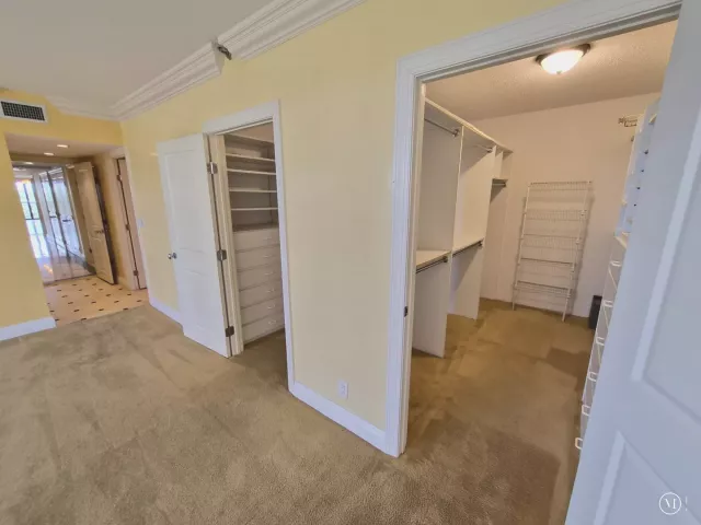 3-bedroom condo for sale in Aventura - 19667 Turnberry Way 4J - MondialRealty