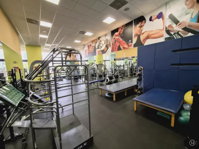 3-bedroom condo for sale in Aventura - 19667 Turnberry Way 4J - MondialRealty