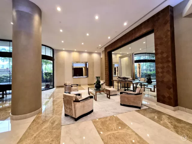 3-bedroom condo for sale in Aventura - 19667 Turnberry Way 4J - MondialRealty