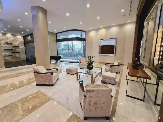 3-bedroom condo for sale in Aventura - 19667 Turnberry Way 4J - MondialRealty