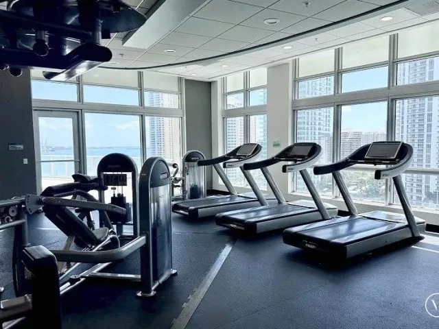 2-bedroom condo for rent in Miami - 300 S BISCAYNE Boulevard T-2208 - MondialRealty