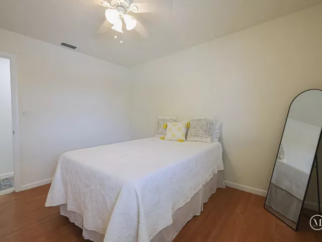 5-bedroom home for sale in Boca Raton - 384 NW 23rd Street - MondialRealty
