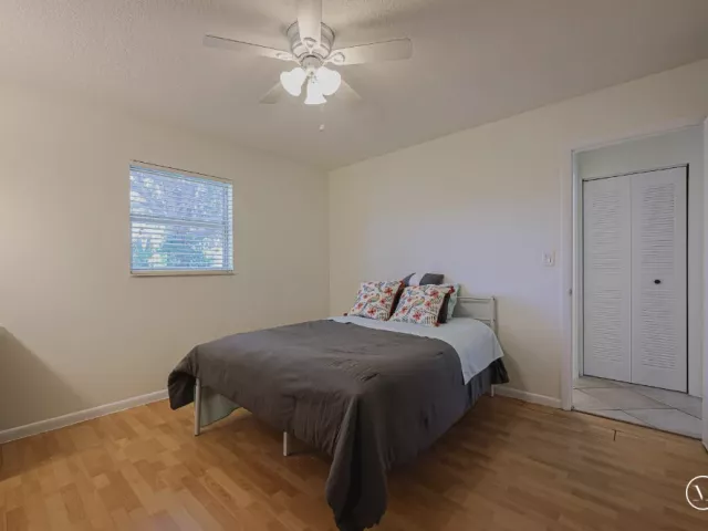 5-bedroom home for sale in Boca Raton - 384 NW 23rd Street - MondialRealty
