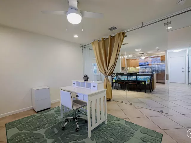 5-bedroom home for sale in Boca Raton - 384 NW 23rd Street - MondialRealty