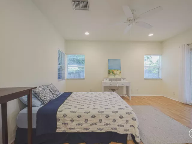 5-bedroom home for sale in Boca Raton - 384 NW 23rd Street - MondialRealty