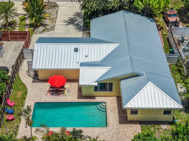 5-bedroom home for sale in Boca Raton - 384 NW 23rd Street - MondialRealty