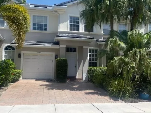 3-bedroom home for sale in Delray Beach - 4353 Legacy Court - MondialRealty