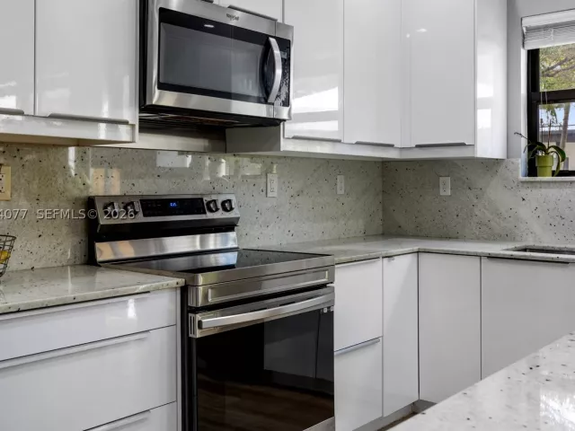 3-bedroom home for sale in Miami - 658 NE 193rd Ter - MondialRealty