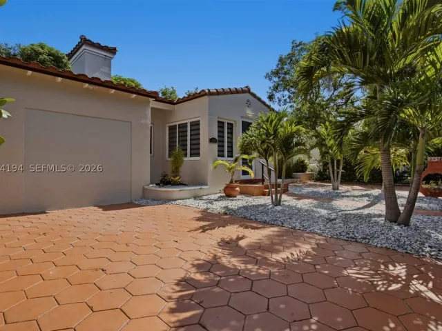2-bedroom home for sale in Miami - 741 NE 81st St - MondialRealty