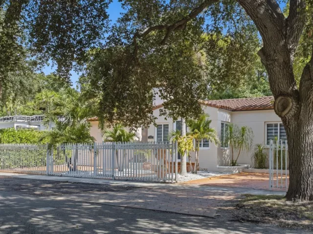 2-bedroom home for sale in Miami - 741 NE 81st St - MondialRealty