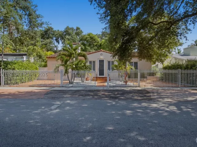2-bedroom home for sale in Miami - 741 NE 81st St - MondialRealty