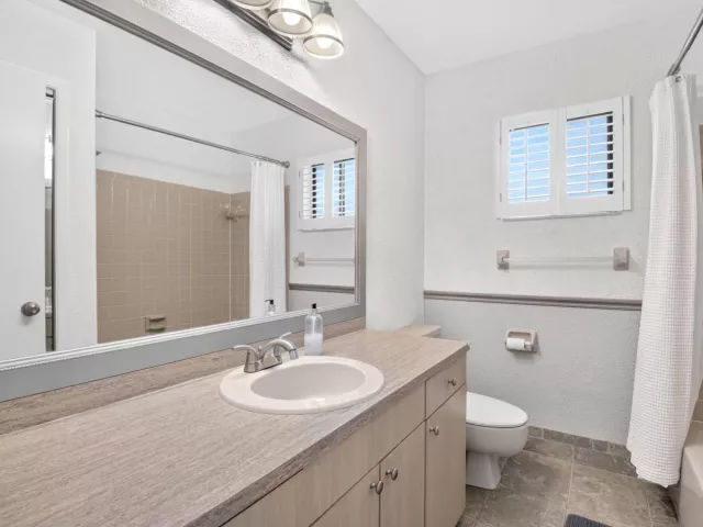 4-bedroom home for sale in Boca Raton - 17667 Pine Needle Terrace - MondialRealty
