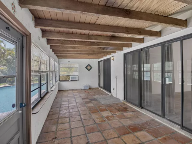 4-bedroom home for sale in Boca Raton - 17667 Pine Needle Terrace - MondialRealty