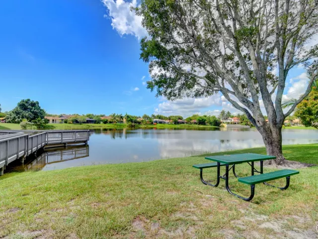 4-bedroom home for sale in Boca Raton - 17667 Pine Needle Terrace - MondialRealty