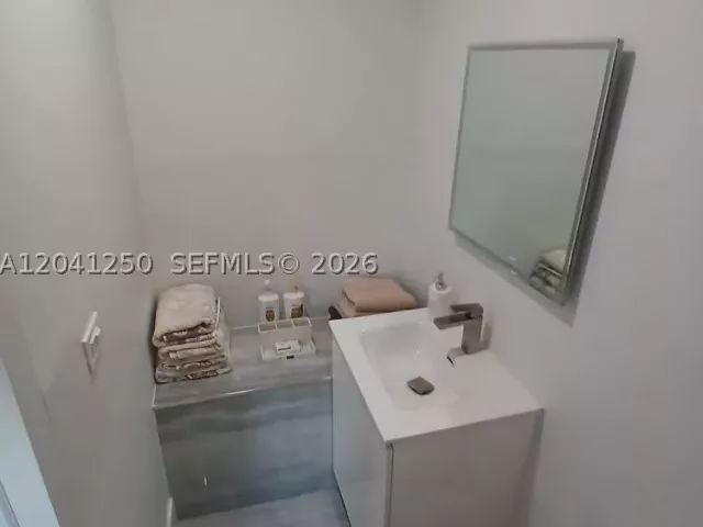 2-bedroom home for rent in North Miami - 1937 NE 123rd St - MondialRealty