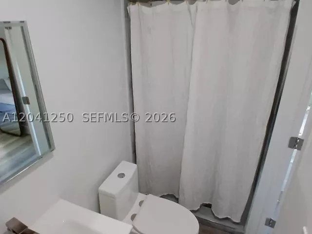 2-bedroom home for rent in North Miami - 1937 NE 123rd St - MondialRealty