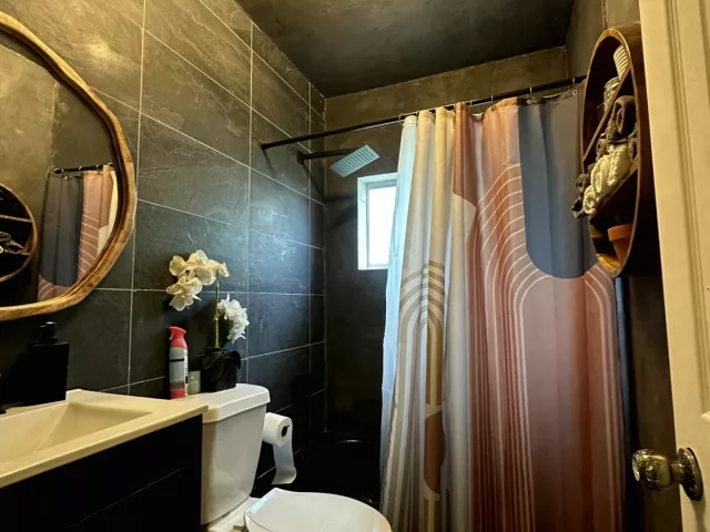 3-bedroom home for sale in Miami - 11150 Peachtree Drive - MondialRealty
