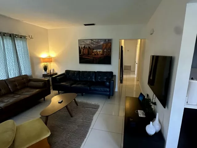 3-bedroom home for sale in Miami - 11150 Peachtree Drive - MondialRealty