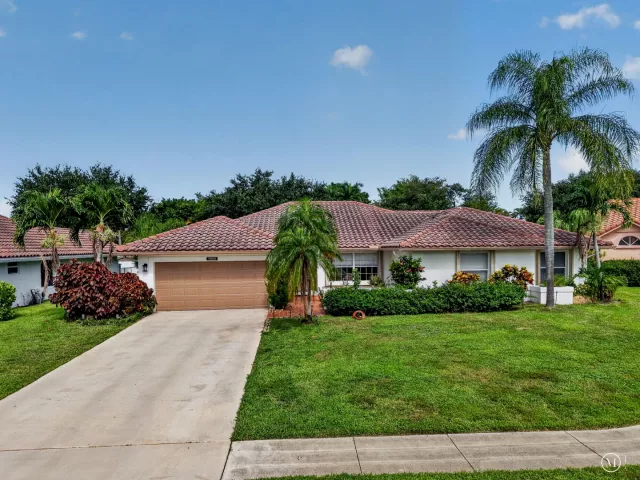 4-bedroom home for sale in Boca Raton - 19505 SEDGEFIELD Terrace - MondialRealty