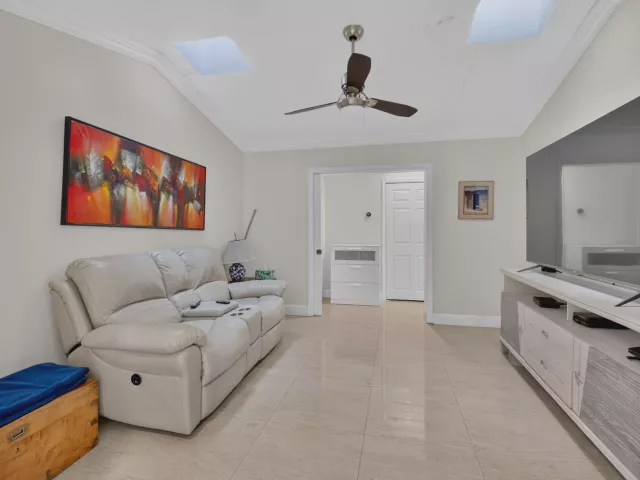 4-bedroom home for sale in Boca Raton - 19505 SEDGEFIELD Terrace - MondialRealty