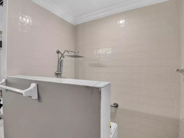 4-bedroom home for sale in Boca Raton - 19505 SEDGEFIELD Terrace - MondialRealty