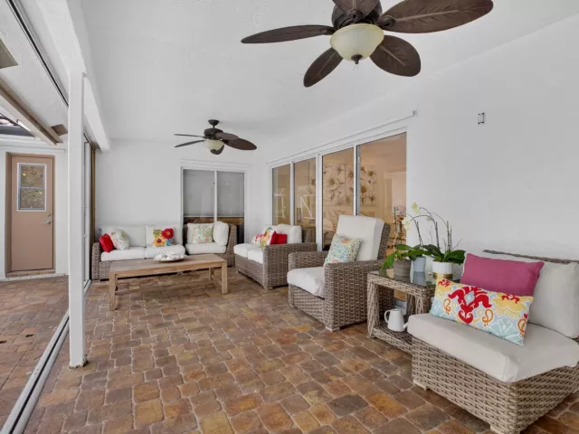 4-bedroom home for sale in Boca Raton - 19505 SEDGEFIELD Terrace - MondialRealty
