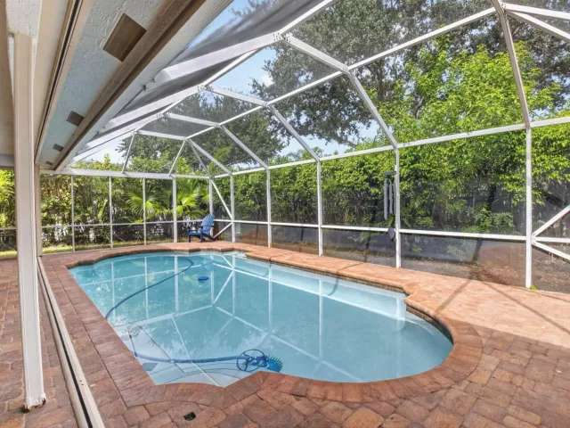 4-bedroom home for sale in Boca Raton - 19505 SEDGEFIELD Terrace - MondialRealty