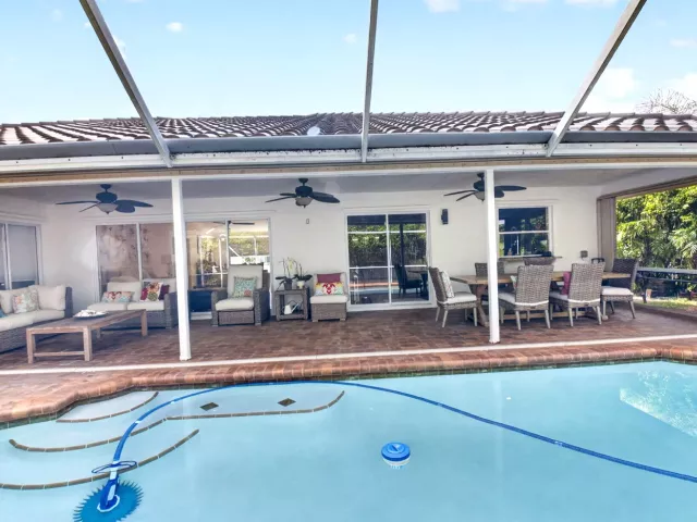 4-bedroom home for sale in Boca Raton - 19505 SEDGEFIELD Terrace - MondialRealty